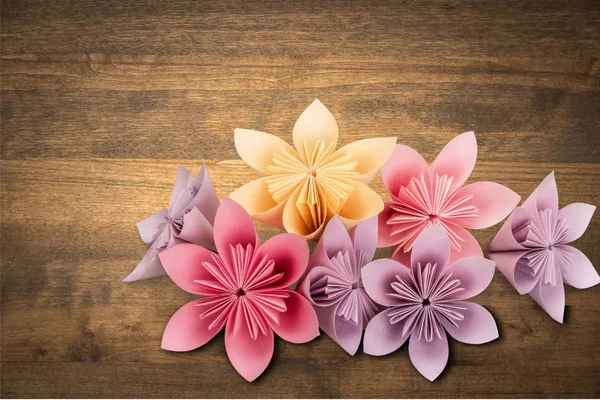 Origami kwiaty na tle — Zdjęcie stockowe