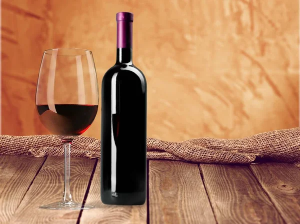 Vino rosso e bicchiere — Foto Stock