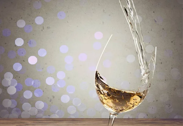 Λευκό κρασί splash απομονωμένες — Φωτογραφία Αρχείου