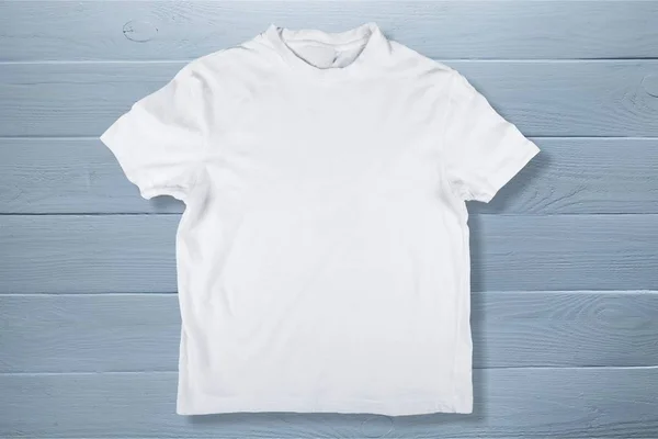 흰색 t-셔츠의 상위 뷰 — 스톡 사진