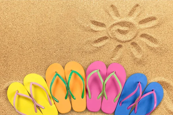 Flip flops on beach — Stock Photo, Image