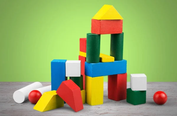 Arka Plan Üzerinde Izole Renkli Çocuk Küpleri — Stok fotoğraf