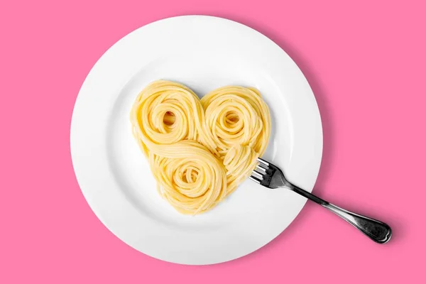 Spaghettin Heart Shape White Plate — Stock Photo, Image