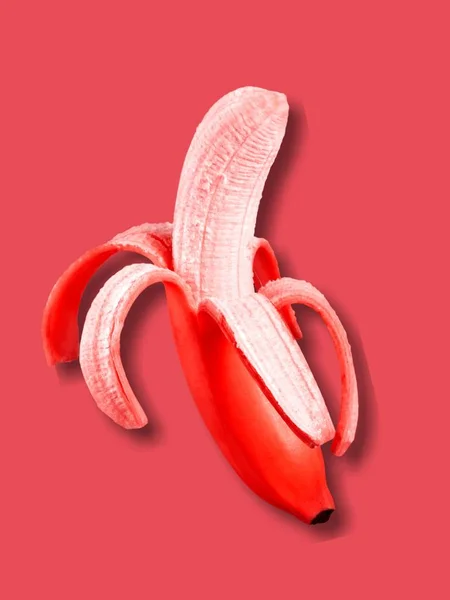 Zbliżenie Pyszne Czerwone Banana Czerwonym Tle — Zdjęcie stockowe