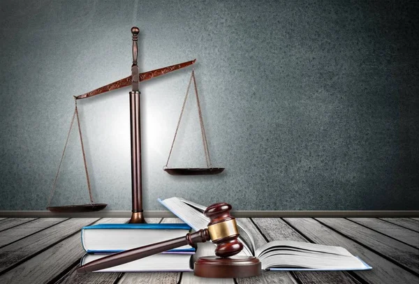 Justice Scales and books and gavel — Stock Photo, Image