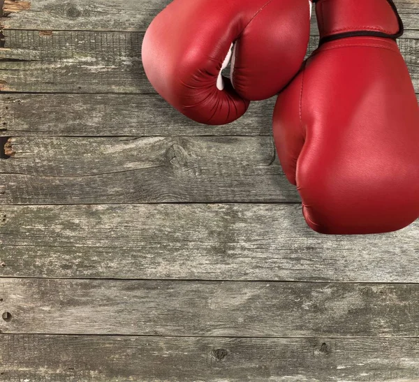 Luvas de boxe vermelho — Fotografia de Stock