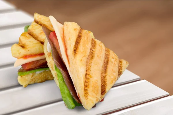 Смажені половинки бутербродів — стокове фото