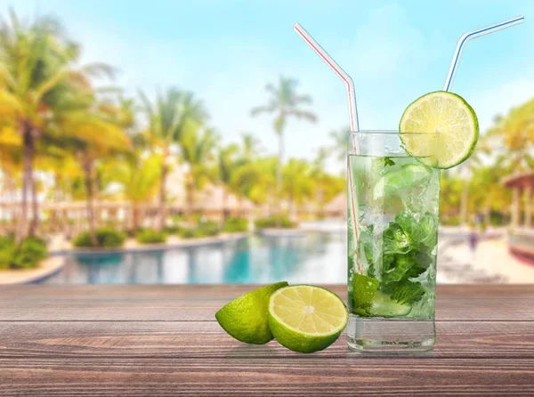 Čerstvý mojito koktejl — Stock fotografie