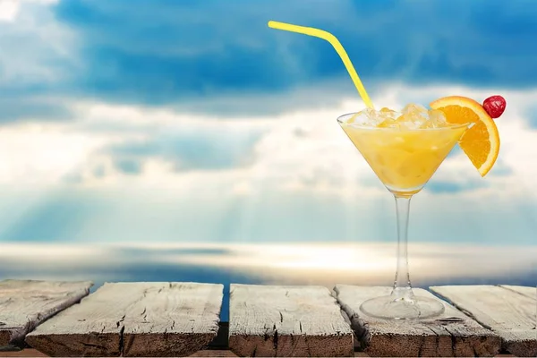 Glas alkoholhaltig cocktail — Stockfoto