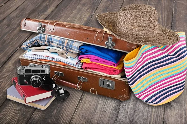 seyahat nesnelerle Retro çanta