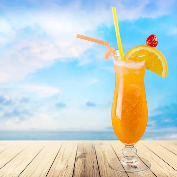 Läcker cocktail med is — Stockfoto