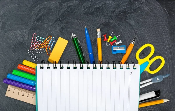 renkli okul malzemeleri 