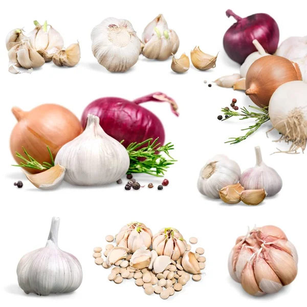 Ripe Onions and garlic with herbs — Stock Photo, Image