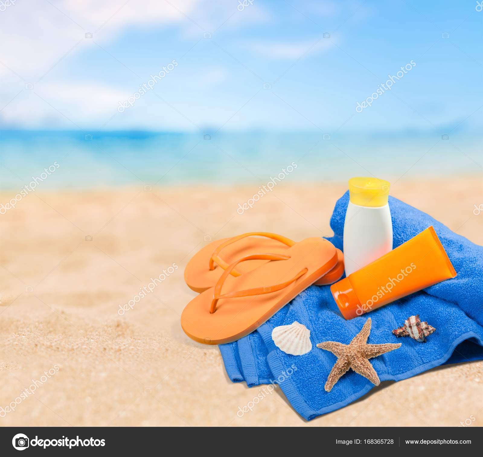 Gros Plan Sur Les Accessoires Plage Sur Sable Tongs étoiles