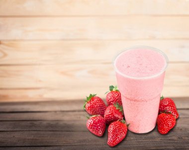 bardak çilek smoothie 