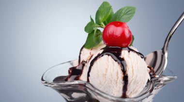 Çikolatalı dondurma cam arka plan üzerinde