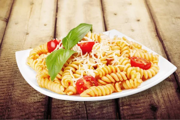 Італійська макарони з помідорами — стокове фото