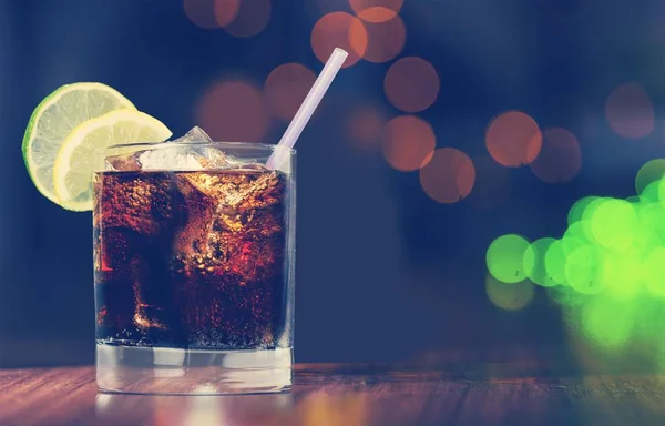 Copo de bebida alcoólica — Fotografia de Stock