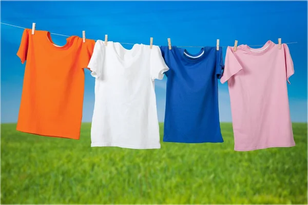 Spălați hainele pe o frânghie cu Clothespins — Fotografie, imagine de stoc