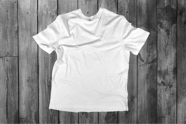 흰색 t-셔츠의 상위 뷰 — 스톡 사진