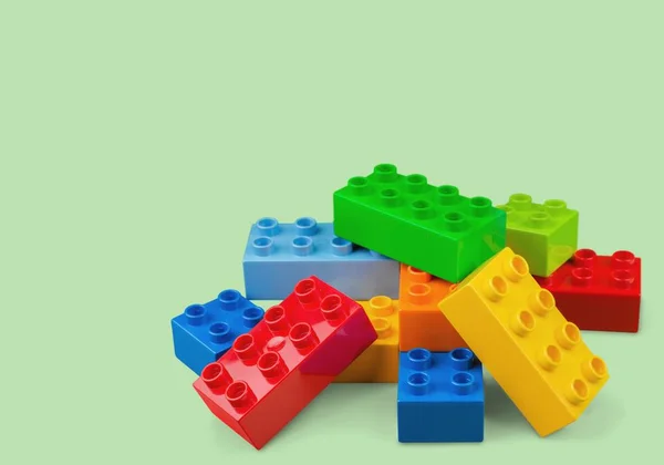 Juguete bloques de colores —  Fotos de Stock