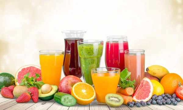 Fruktsmoothies Glas Träbord — Stockfoto
