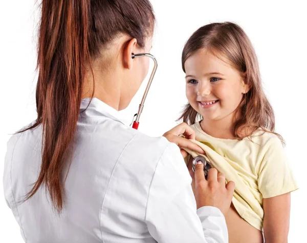 Unga läkare med liten flicka — Stockfoto