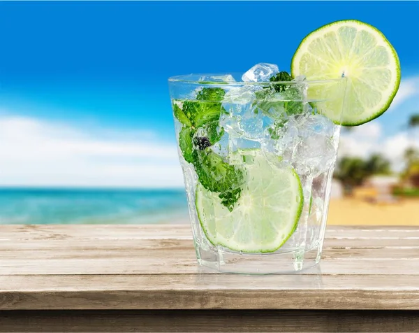 Frischer Mojito-Cocktail — Stockfoto