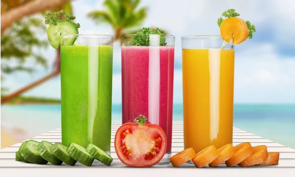 Glasögon av färsk juice — Stockfoto