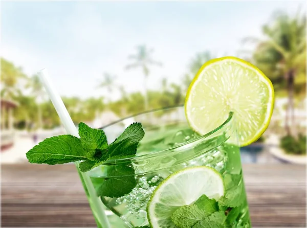 Свіжий коктейль mojito — стокове фото