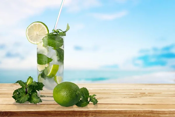 Świeże mojito koktajl — Zdjęcie stockowe