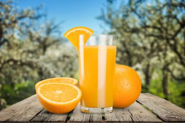 lezzetli portakal suyu bir bardak