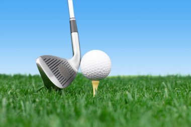 Golf Topu Tee 'de 