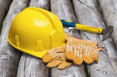 Sarı zor şapka ve eldiven