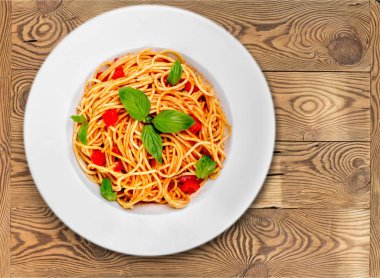 Domatesli İtalyan makarnası