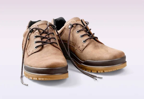 Kahverengi erkek spor ayakkabı — Stok fotoğraf