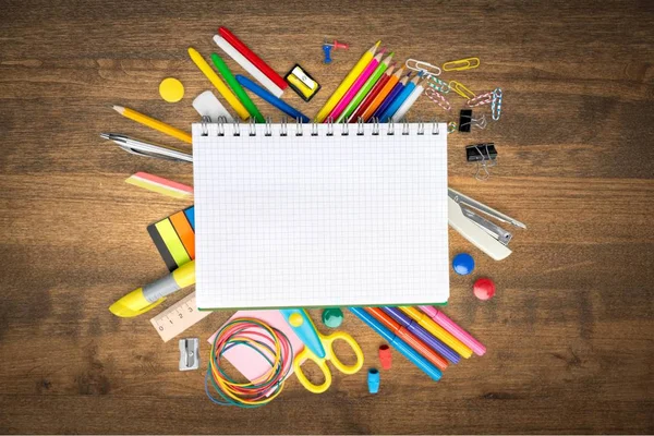 renkli okul malzemeleri 