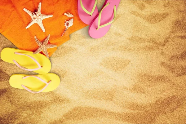 Close Beach Accessories Sand Flip Flops Sunglasses Sea Stars Towel — Stock Photo, Image