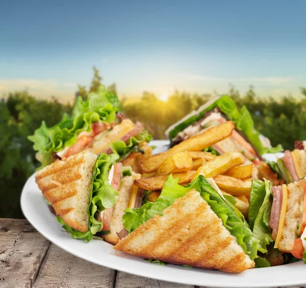 Gegrilde helften van broodjes — Stockfoto