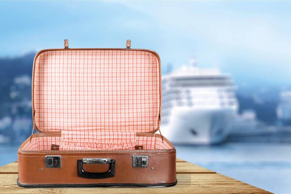 Пустой винтажный чехол
