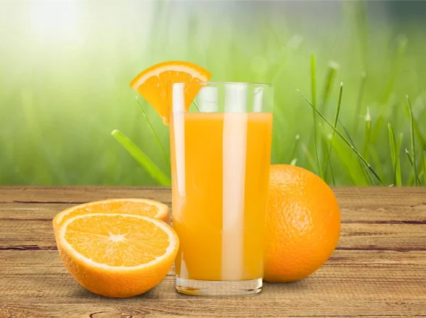 Verre Délicieux Jus Orange Sur Table — Photo