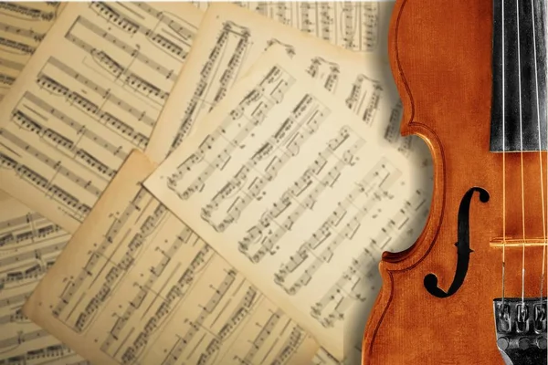 ヴァイオリンと音符のクローズ アップ写真 — ストック写真