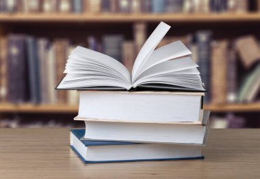 renkli kitap toplama