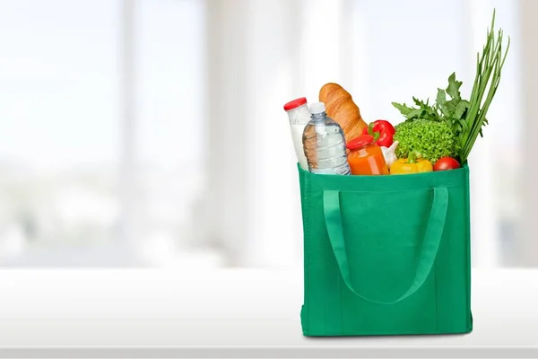 Shopping bag con prodotti alimentari — Foto Stock