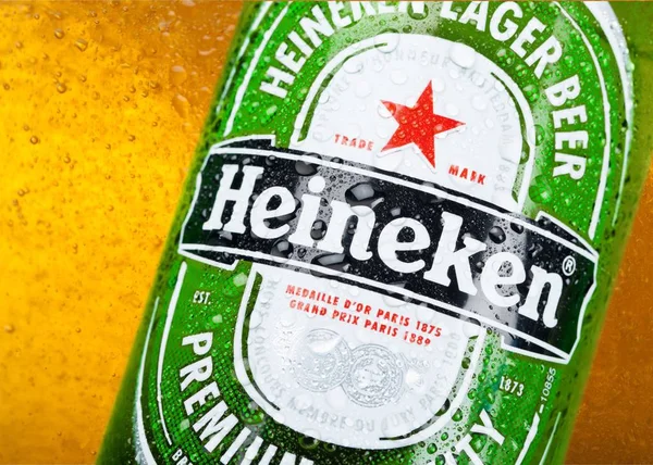 Heineken bierfles — Stockfoto