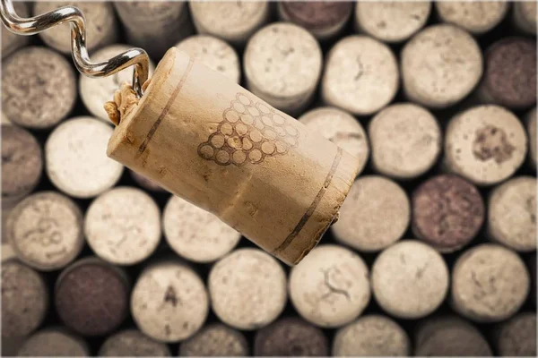 Şişe Açacağı Arka Plan Üzerinde Şarap Şişesi Cork Yakın Çekim — Stok fotoğraf