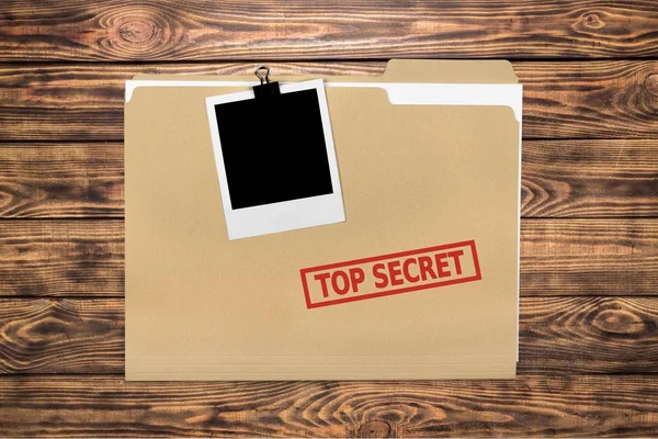 Carpeta con las palabras descoloridas Top Secret — Foto de Stock