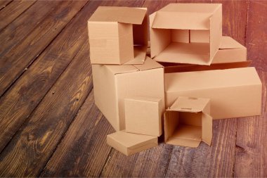 farklı karton kutular