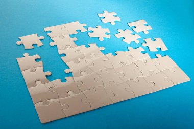 Beyaz puzzle parçaları