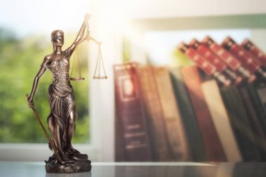 Onları adalet sembolü